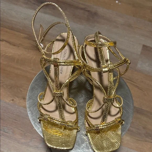 Pre-Owned Donald J. Pliner Gold Strappy Block Heels - Picture 1 of 16